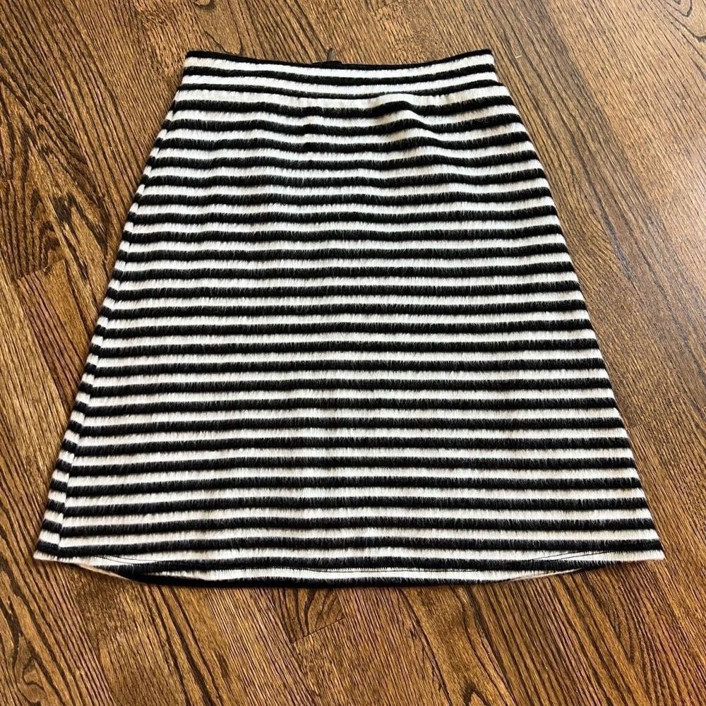 Maeve Women's Black White Striped Back Zip Fuzzy A Line Skirt Size 0
